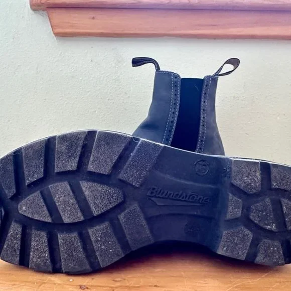 Women’s blundstone 1630 boots, new! size 8/aus 5.5 - Picture 2 of 3